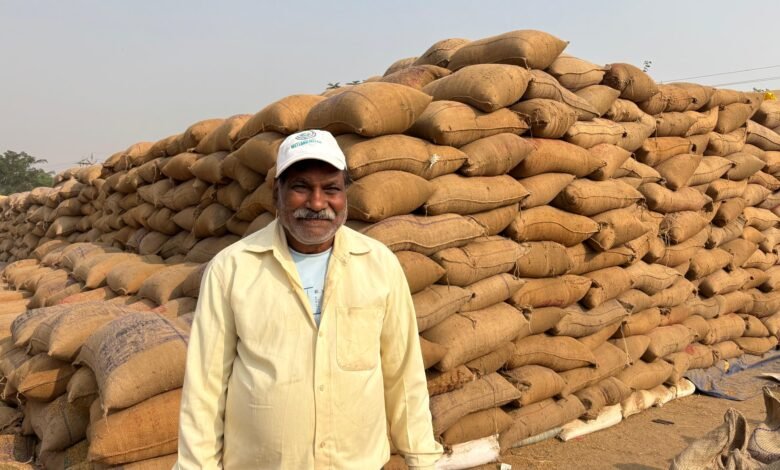 धान की बेहतर कीमत ने बढ़ाया किसान युगल का हौसला