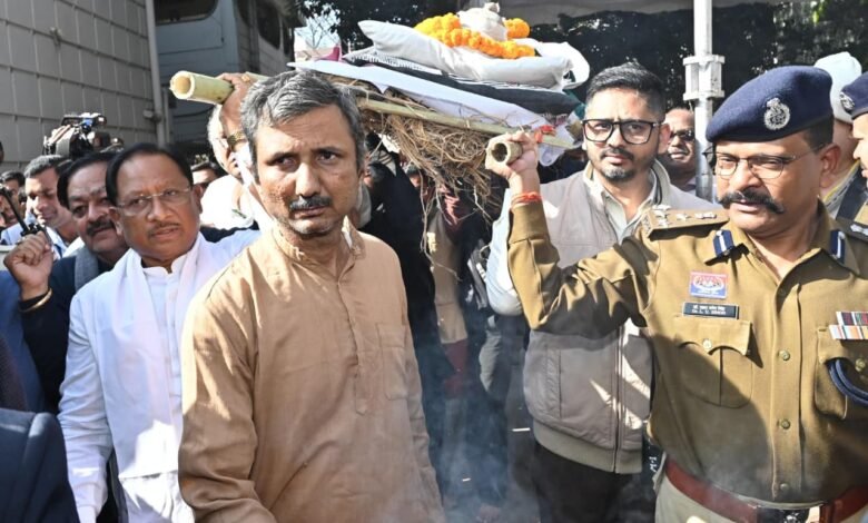 ज्ञानपीठ सम्मानित साहित्यकार विनोद कुमार शुक्ल को मुख्यमंत्री श्री विष्णु देव साय ने दी भावभीनी अंतिम श्रद्धांजलि