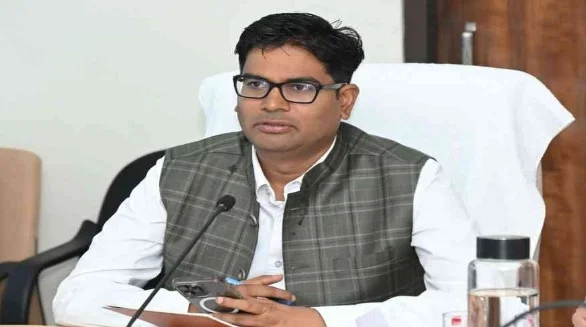 छत्तीसगढ़ में अब तक का सबसे बड़ा ₹35,000 करोड़ का अनुपूरक बजट: विकास, अनुशासन और भविष्य की मजबूत नींव : वित्त मंत्री चौधरी छत्तीसगढ़ में अब तक का सबसे बड़ा ₹35,000 करोड़ का अनुपूरक बजट: विकास, अनुशासन और भविष्य की मजबूत नींव : वित्त मंत्री चौधरी