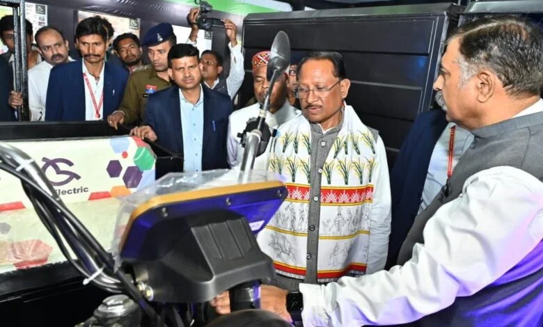 मुख्यमंत्री साय राडा ऑटो एक्सपो-2026 हुए शामिल, वाहनों की बिक्री पर लाइफ टाइम रोड टैक्स में मिलेगी 50 प्रतिशत की छूट