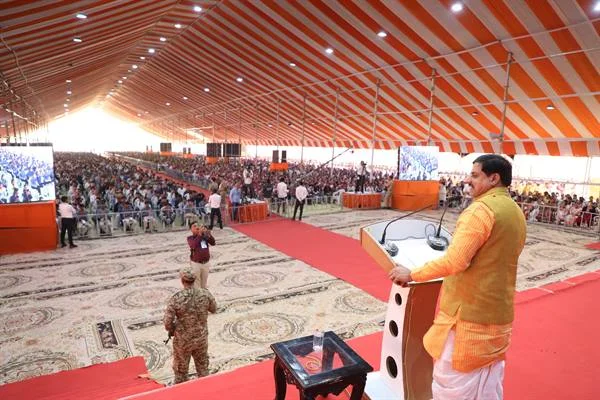 परमार्थ और देशभक्ति का भाव हो हम सभी में : मुख्यमंत्री यादव परमार्थ और देशभक्ति का भाव हो हम सभी में : मुख्यमंत्री यादव