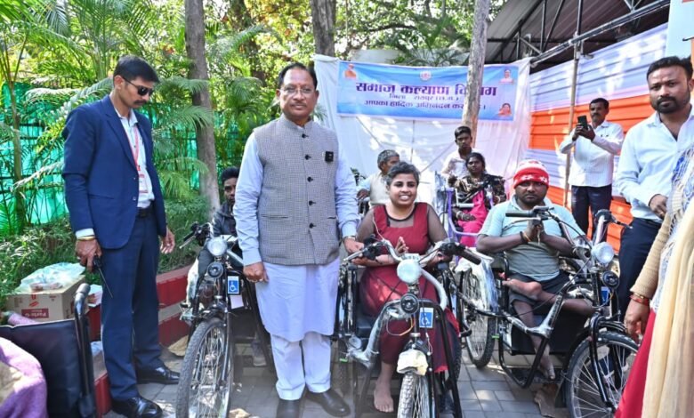 मुख्यमंत्री जनदर्शन में दिव्यांगजनों को मिली राहत