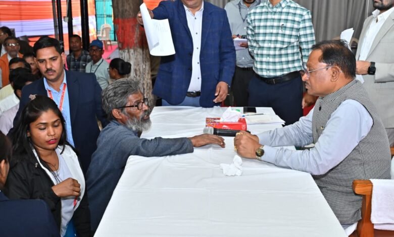 60 वर्षीय अविवाहित श्रमिक श्री हनुमंत राव का नहीं बना था राशन कार्ड