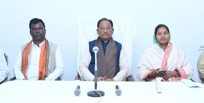 सरकार की योजनाओं का लाभ समाज के अंतिम व्यक्ति तक पहुंचाएं: मुख्यमंत्री श्री विष्णु देव साय