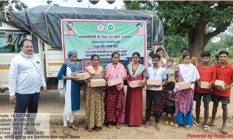 राज्यपाल श्री डेका ने श्री अमिताभ जैन को मुख्य सूचना आयुक्त एवं श्री अग्रवाल और श्री मिश्रा को राज्य सूचना आयुक्त पद की शपथ दिलाई