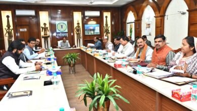 मुख्यमंत्री श्री विष्णु देव साय की अध्यक्षता में आज यहां सिविल लाईन स्थित मुख्यमंत्री निवास कार्यालय में आयोजित कैबिनेट की बैठक में अनेक महत्वपूर्ण निर्णय लिए गए – मुख्यमंत्री श्री विष्णु देव साय की अध्यक्षता में आज यहां सिविल लाईन स्थित मुख्यमंत्री निवास कार्यालय में आयोजित कैबिनेट की बैठक में अनेक महत्वपूर्ण निर्णय लिए गए –