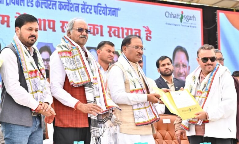 जब हम मिट्टी में मिल रहे हो तो ये मिट्टी भी रोये इस धरती की – सुश्री रुबिका लियाकत