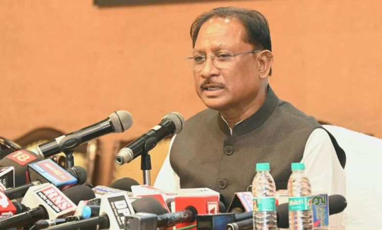 नक्सल मुक्त बस्तर की दिशा में एक और निर्णायक कदम : चार इनामी माओवादियों ने किया आत्मसमर्पण