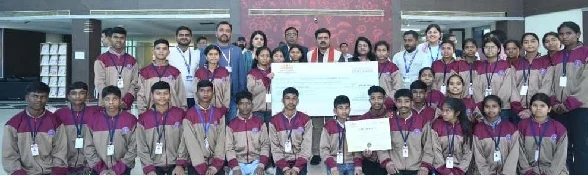 दिल्ली में आयोजित मॉडल यूथ ग्राम सभा में कोसमगुड़ा एकलव्य विद्यालय के युवाओं को मिला प्रथम पुरस्कार