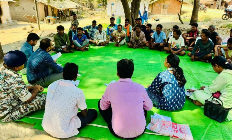 मिशन कनेक्ट से सुकमा में सुदृढ़ हुआ जनविश्वास : इमली के पेड़ तले सजी चौपाल