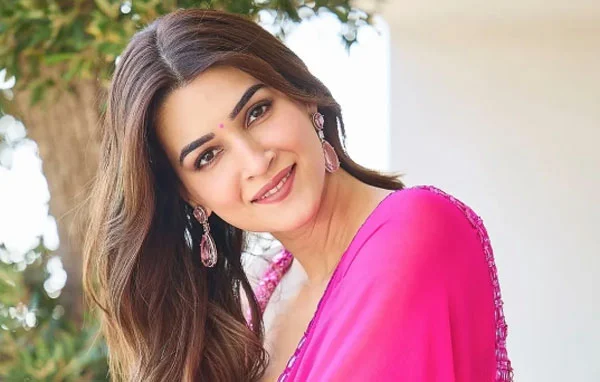 वैश्विक मंच पर स्टाइल आइकन कृति सैनन की दमदार उपस्थिति