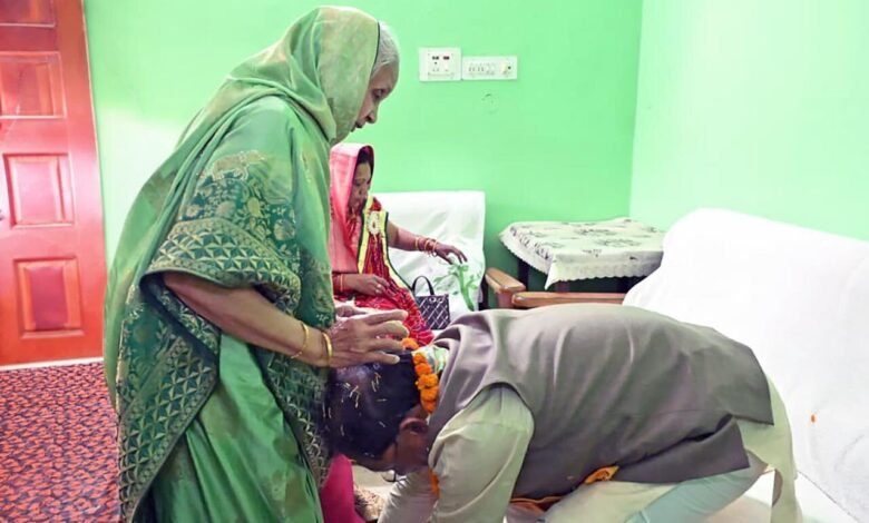 माँ का आशीर्वाद और अपार जनस्नेह : बगिया में आत्मीयता के साथ मना मुख्यमंत्री का जन्मदिन