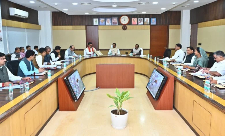 साय कैबिनेट के बड़े फैसले : 10 जिलों में जिला स्तरीय एन्टी नारकोटिक्स टॉस्क फोर्स के गठन,35 आवासीय कॉलोनियों को नगर निगम और नगर पालिकाओं को सौंपने का निर्णय