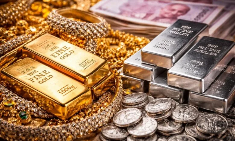 तेजी के बाद सोना-चांदी फिसले, डॉलर मजबूत होने से कीमतों पर दबाव