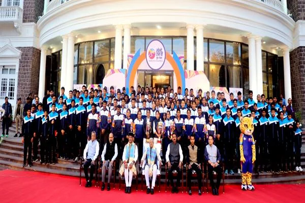 व्यक्तित्व निर्माण के साथ राष्ट्र प्रेम का भाव भी जगाते हैं खेल : राज्यपाल पटेल