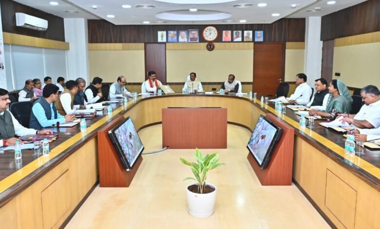 मुख्यमंत्री श्री विष्णु देव साय की अध्यक्षता में आज यहां मंत्रालय महानदी भवन में आयोजित कैबिनेट की बैठक में अनेक महत्वपूर्ण निर्णय लिए गए –