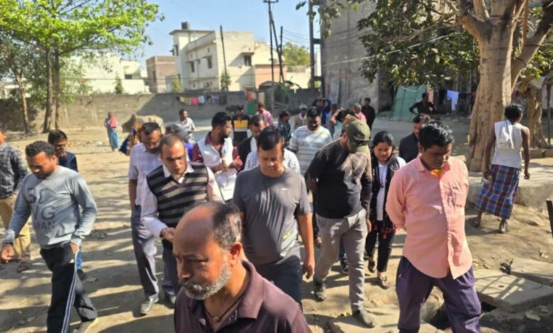 बीएसयूपी खालबाड़ा में लचर सफाई व्यवस्था पर सफाई ठेकेदार का ठेका निरस्त