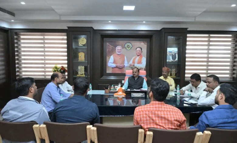 अधिकारी प्रतिदिन सुबह और शाम घूमकर जलसमस्या का करें निदान, अवैध नल कनेक्शन को काटे