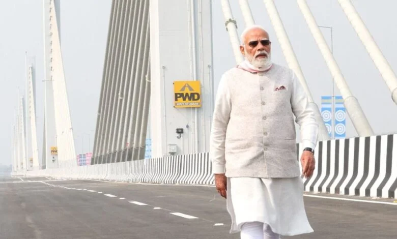 प्रधानमंत्री मोदी ने गुवाहाटी में ब्रह्मपुत्र पर बने “कुमार भास्कर वर्मा सेतु” का किया उद्घाटन
