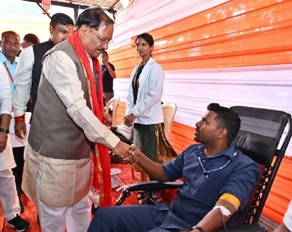 जन्मदिन पर सेवा का संदेश: मुख्यमंत्री श्री साय ने जन्मदिन पर रक्तदान शिविर का किया शुभारंभ