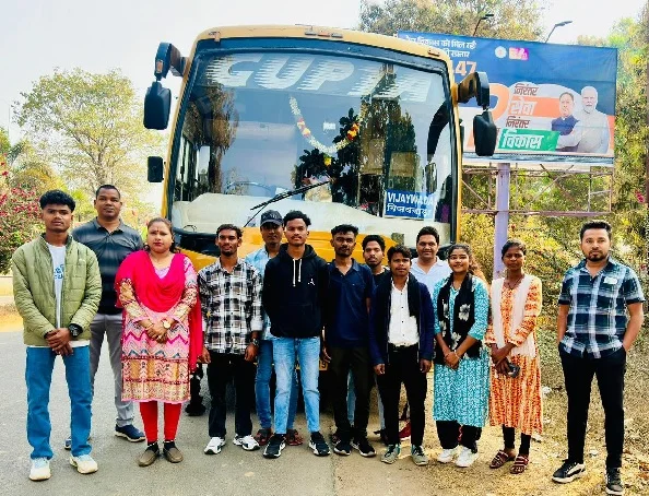नक्सल प्रभावित सुकमा से आत्मनिर्भरता की ओर बढ़ते कदम, आकांक्षा प्रोजेक्ट के तहत 35 युवा रोजगार हेतु चेन्नई रवाना नक्सल प्रभावित सुकमा से आत्मनिर्भरता की ओर बढ़ते कदम, आकांक्षा प्रोजेक्ट के तहत 35 युवा रोजगार हेतु चेन्नई रवाना