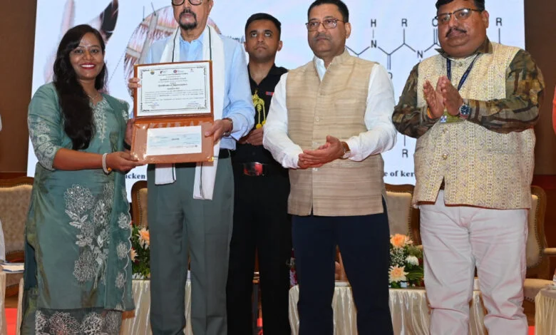 अपनी भावनाओं, दुख और खुशी को व्यक्त करने का सबसे सरल और सशक्त माध्यम हमारी मातृभाषा होती है : डेका