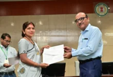 ई-ऑफिस में समयबद्ध कार्य करने और उपस्थिति में श्रेष्ठ प्रदर्शन करने वाले अधिकारी-कर्मचारियों को मुख्य सचिव ने किया सम्मानित