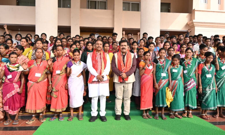 अबुझमाड़िया युवाओं ने अनुभव की लोकतंत्र की कार्यप्रणाली अबुझमाड़िया युवाओं ने अनुभव की लोकतंत्र की कार्यप्रणाली