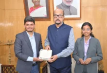 राज्यपाल डेका से यूनीसेफ के इमेजिन वेंचर के प्रथम भारतीय पुरस्कार विजेता ने की भेंट