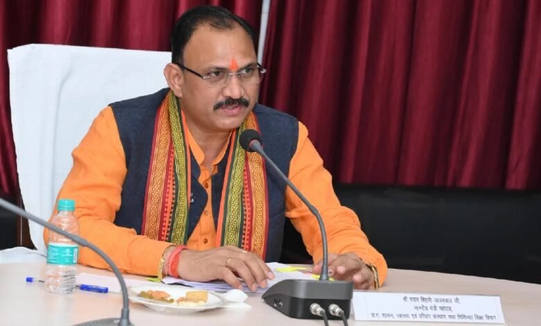 मैं जीवन की रक्षा का संकल्प लेकर, सेवा का दीप जलाने आया हूँ: स्वास्थ्य मंत्री श्री श्याम बिहारी जायसवाल