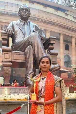 बस्तर की सरपंच जयंती कश्यप दिल्ली में हुई सम्मानित