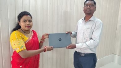 आधार से जुड़ी सेवाएं उपलब्ध करा आत्मनिर्भर बनी संगीता सिंह