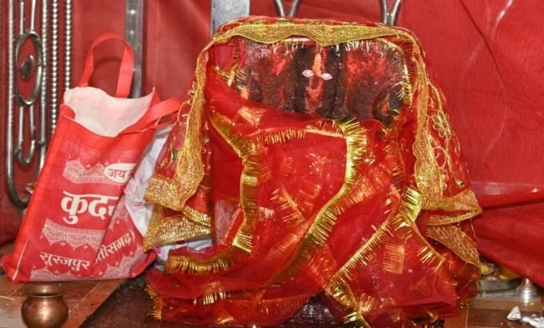 मुख्यमंत्री ने कुदरगढ़ी माता मंदिर में पूजा-अर्चना कर की प्रदेशवासियों की सुख-समृद्धि की कामनामुख्यमंत्री ने कुदरगढ़ी माता मंदिर में पूजा-अर्चना कर की प्रदेशवासियों की सुख-समृद्धि की कामना मुख्यमंत्री ने कुदरगढ़ी माता मंदिर में पूजा-अर्चना कर की प्रदेशवासियों की सुख-समृद्धि की कामनामुख्यमंत्री ने कुदरगढ़ी माता मंदिर में पूजा-अर्चना कर की प्रदेशवासियों की सुख-समृद्धि की कामना