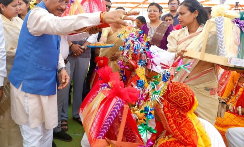 आदिवासियों के उत्थान के लिए प्रतिबद्ध है हमारी सरकार – मुख्यमंत्री श्री विष्णु देव साय आदिवासियों के उत्थान के लिए प्रतिबद्ध है हमारी सरकार – मुख्यमंत्री श्री विष्णु देव साय