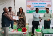 मधुमक्खी पालन से किसानों की आय में 20 से 25 प्रतिशत तक वृद्धि संभव