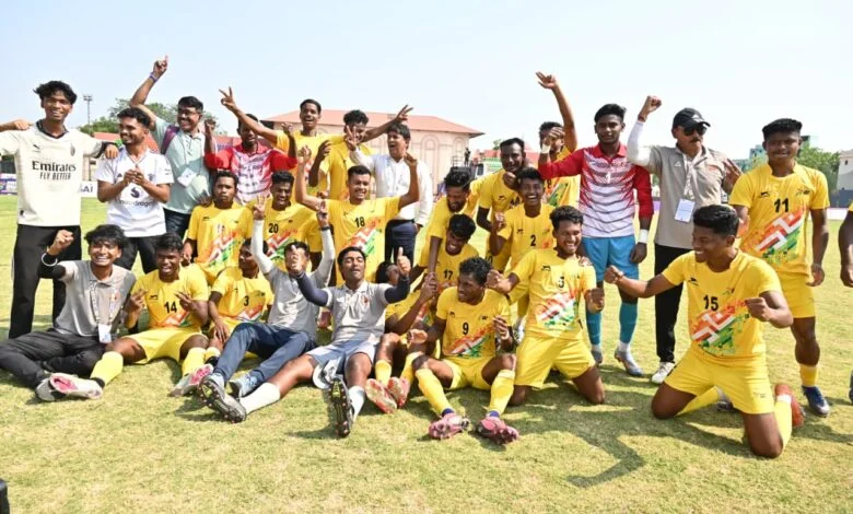 फुटबॉल में छत्तीसगढ़ को रजत पदक, फाइनल में कड़े मुकाबले में पश्चिम बंगाल से 0-1 से मिली हार