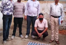 रिहायशी मकान से महाराष्ट्र निर्मित ‘संत्री’ शराब बरामद