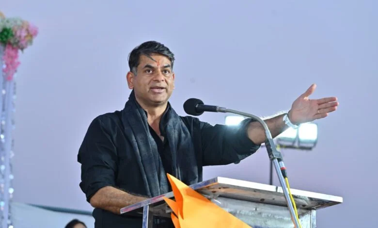 यूथ फेस्ट-2026: सौरभ द्विवेदी का मंत्र—फिट रहें, पॉजिटिव सोचें, परिवार संग आगे बढ़ें