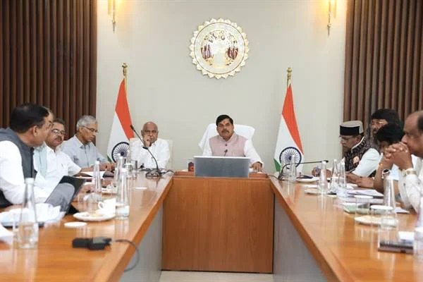 डेयरी गतिविधियों में 26 हजार गांवों को जोड़ने और प्रतिदिन 52 लाख कि.ग्रा. दुग्ध संकलन का लक्ष्य