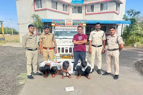 अंतर्राज्यीय ड्रग नेटवर्क पर करारा प्रहार, एमडीएमए निर्माण फैक्ट्री का भंडाफोड़, 500 ग्राम एमडी व ब्राउन शुगर सहित आरोपी गिरफ्तार अंतर्राज्यीय ड्रग नेटवर्क पर करारा प्रहार, एमडीएमए निर्माण फैक्ट्री का भंडाफोड़, 500 ग्राम एमडी व ब्राउन शुगर सहित आरोपी गिरफ्तार