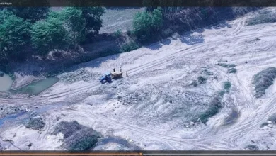 खनन क्षेत्रों में ड्रोन की निगरानी, अवैध खनन पर कड़ा प्रहार, पोकलेन मशीन और हाईवा जब्त