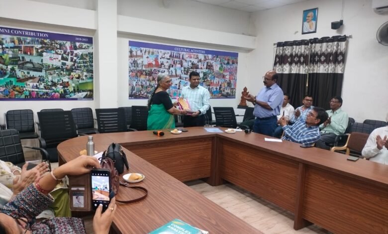 आईआईएससी बेंगलुरु प्रशिक्षण में उत्कृष्ट प्रदर्शन पर प्राध्यापकों का सम्मान