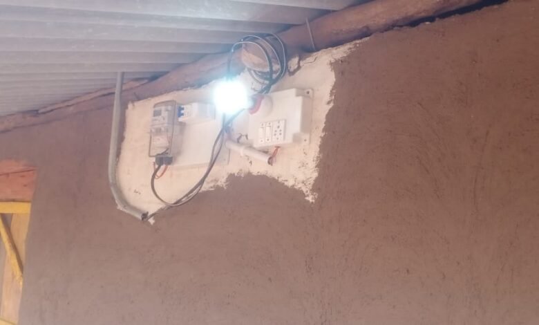 दशकों का अँधेरा टूटा, अबूझमाड़ के ईरपानार गाँव में पहली बार पहुँची बिजली