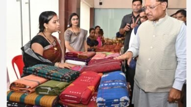 हाथ करघे से कमाई तक- ग्राम नारी की महिलाओं की सफलता का राज