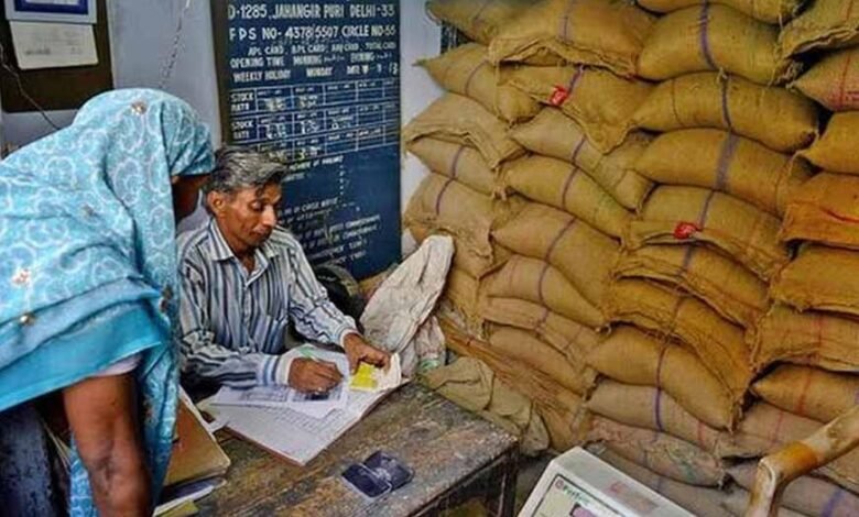 बिलासपुर में पीडीएस के तहत राशन का 70 प्रतिशत से अधिक भंडारण, 37 प्रतिशत हितग्राहियों को मिला राशन बिलासपुर में पीडीएस के तहत राशन का 70 प्रतिशत से अधिक भंडारण, 37 प्रतिशत हितग्राहियों को मिला राशन