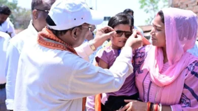 नन्हीं मानविका के सपनों को मिला मुख्यमंत्री का स्नेहिल स्पर्श, भैंसामुड़ा में आत्मीय मुलाकात ने जीता सबका दिल