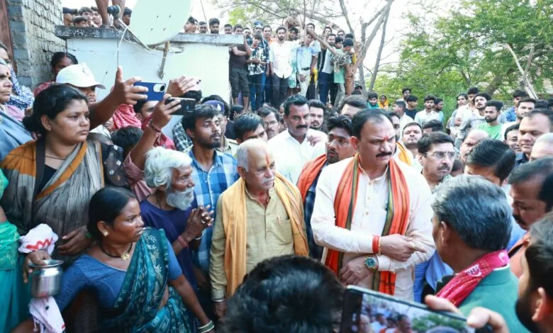 गैस सिलेंडर विस्फोट में 4 की मौत, स्वास्थ्य मंत्री ने परिजनों से मिलकर जताया शोक