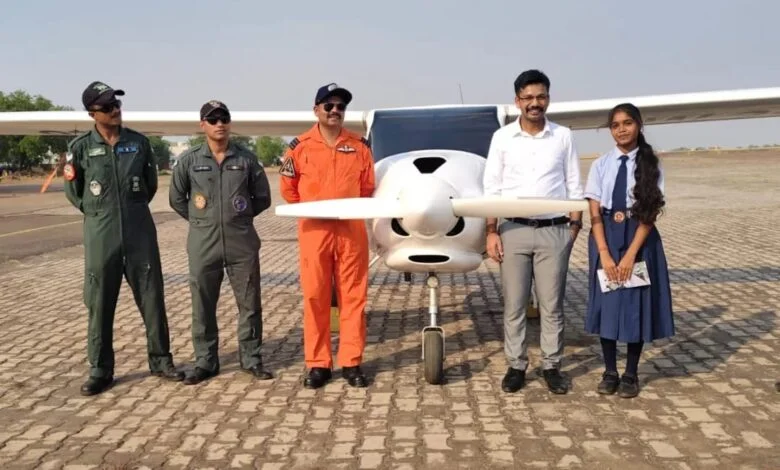 आसमान को छूने के सपनों को मिली उड़ान, होनहार बच्चों ने पहली बार देखा एयरपोर्ट का रोमांच आसमान को छूने के सपनों को मिली उड़ान, होनहार बच्चों ने पहली बार देखा एयरपोर्ट का रोमांच