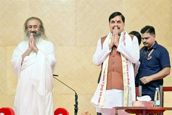 मन की शांति ही तन का योग सादृश्य…यही है आर्ट ऑफ लिविंग : मुख्यमंत्री