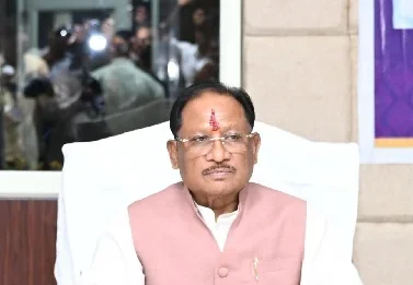 मुख्यमंत्री ने PWD के अधिकारी को लगाई फटकार, कहा- मीटिंग से निकलकर बाहर जाओ और अपने सचिव से बात करके सही जानकारी बताओ